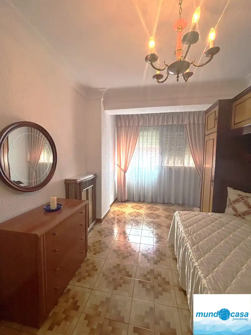 Bedroom of Flat for sale in Zaragoza  with Heating, Terrace and Furnished
