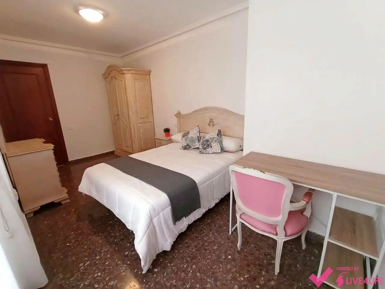 Habitación de Piso de alquiler en Valencia con Aire acondicionado, Terraza y Amueblado