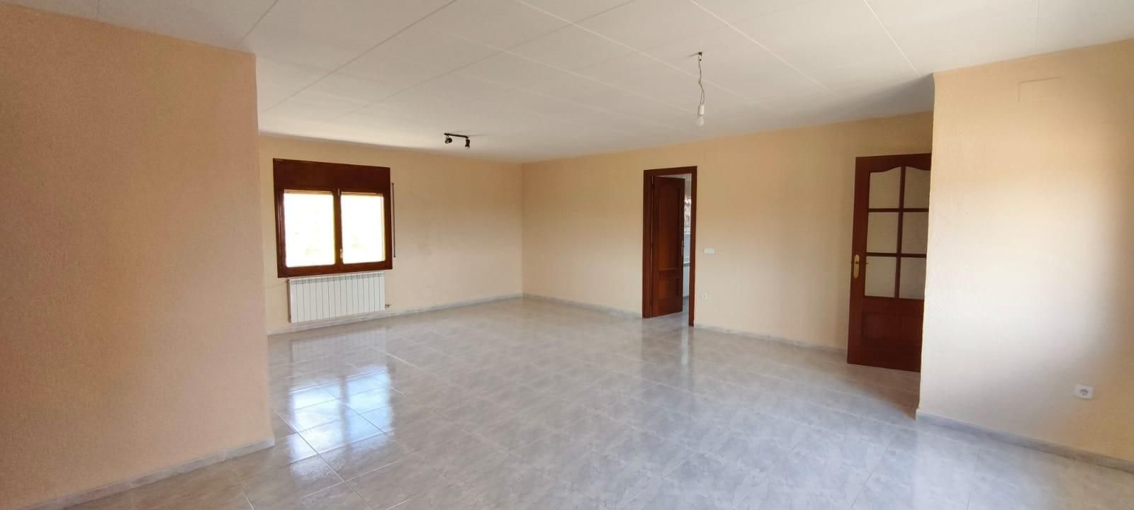 Sala d'estar de Pis de lloguer en Olèrdola amb Calefacció