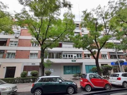 Exterior view of Premises for sale in  Madrid Capital