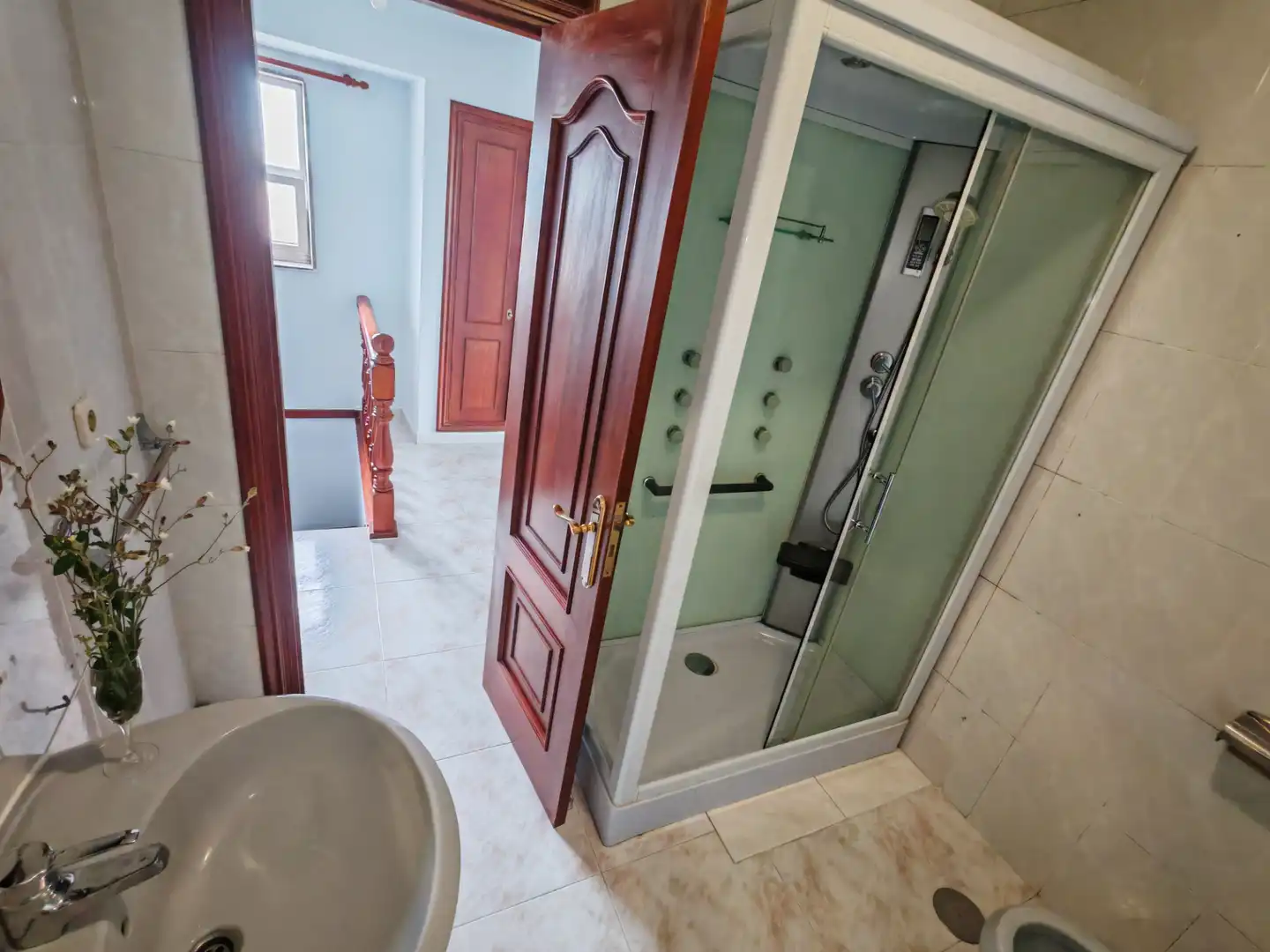 Bathroom of Detached homes for rent in A Laracha    with Terrace, Storage room and Furnished