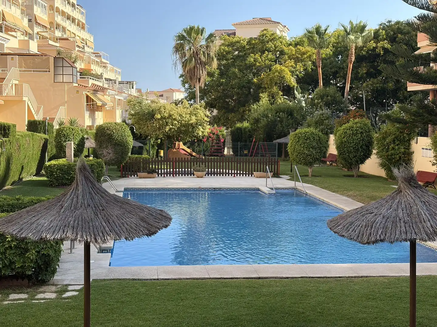 Apartament amb piscina en venda a Torrequebrada, imagen 4