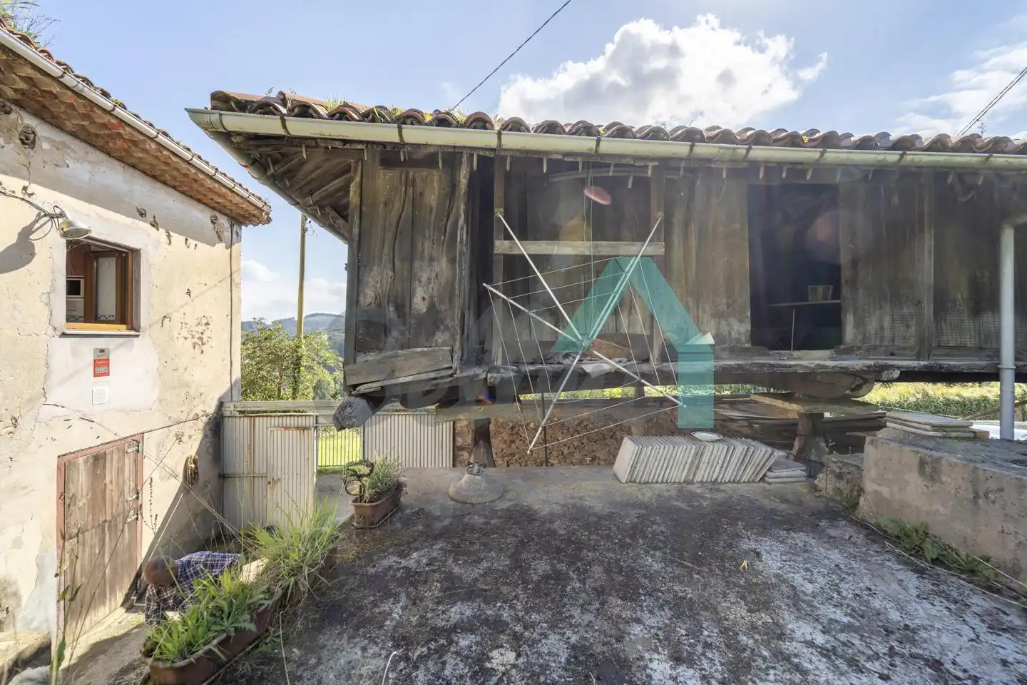 Vista exterior de Casa o xalet en venda en Cudillero amb Jardí privat, Parquet i Terrassa