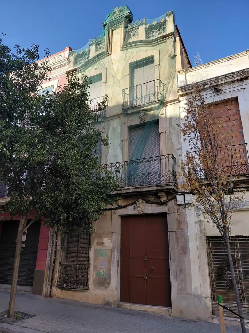 Außenansicht von Gebäude zum Verkauf in Mataró