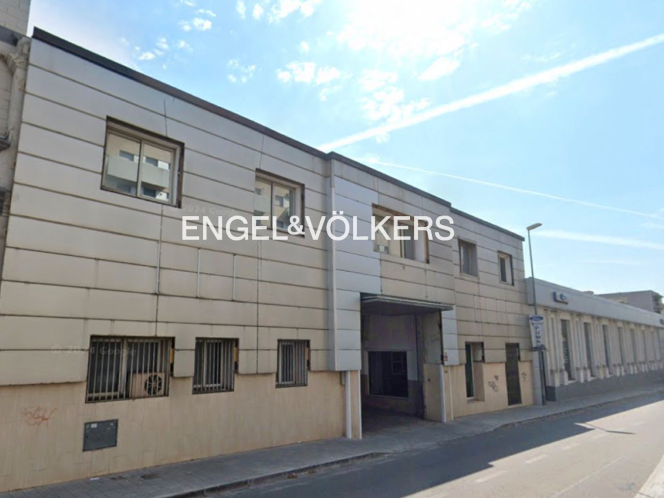 Außenansicht von Fabrikhallen zum Verkauf in Ripollet