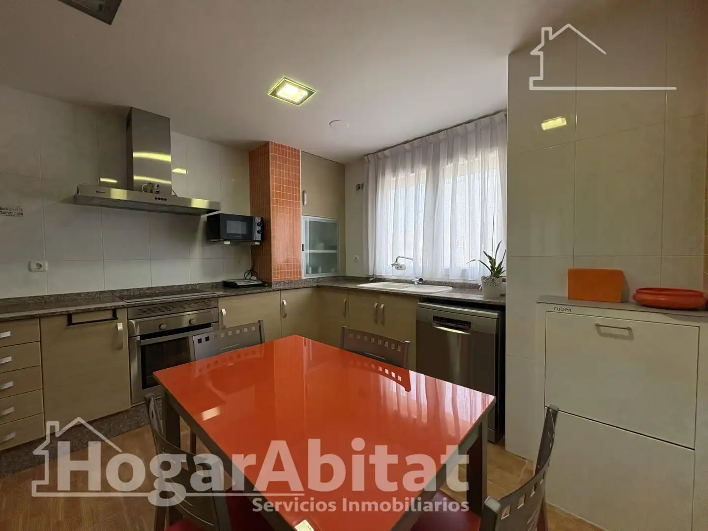 Cuina de Casa adosada en venda en Tavernes de la Valldigna amb Terrassa i Balcó