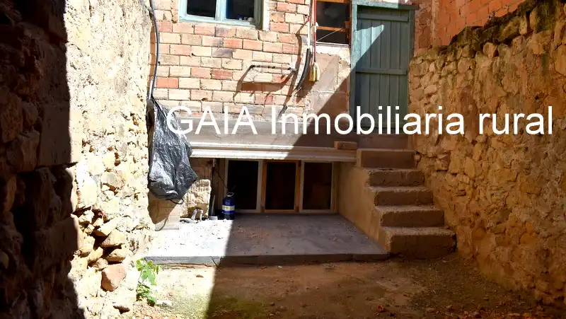 Casa adosada en venda en Maella