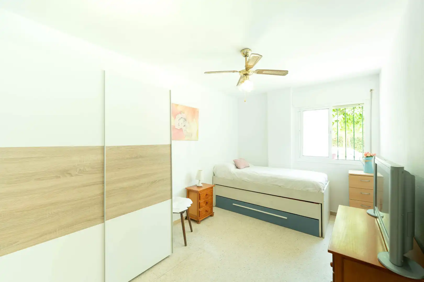 Habitación de Piso en venta en Fuengirola con Terraza, Amueblado y Balcón