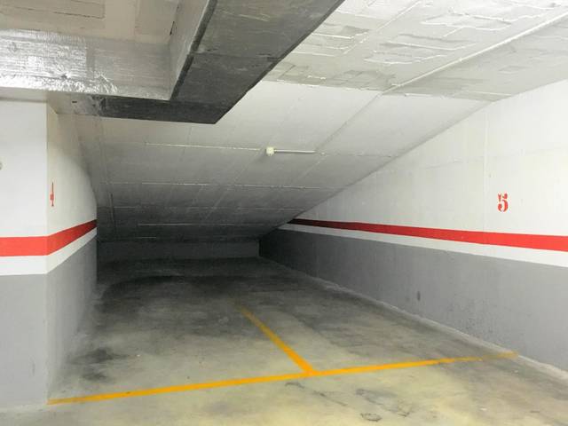 Garaje en Venta en Carrer d'Arenys de Mar, 32 en Can Roca