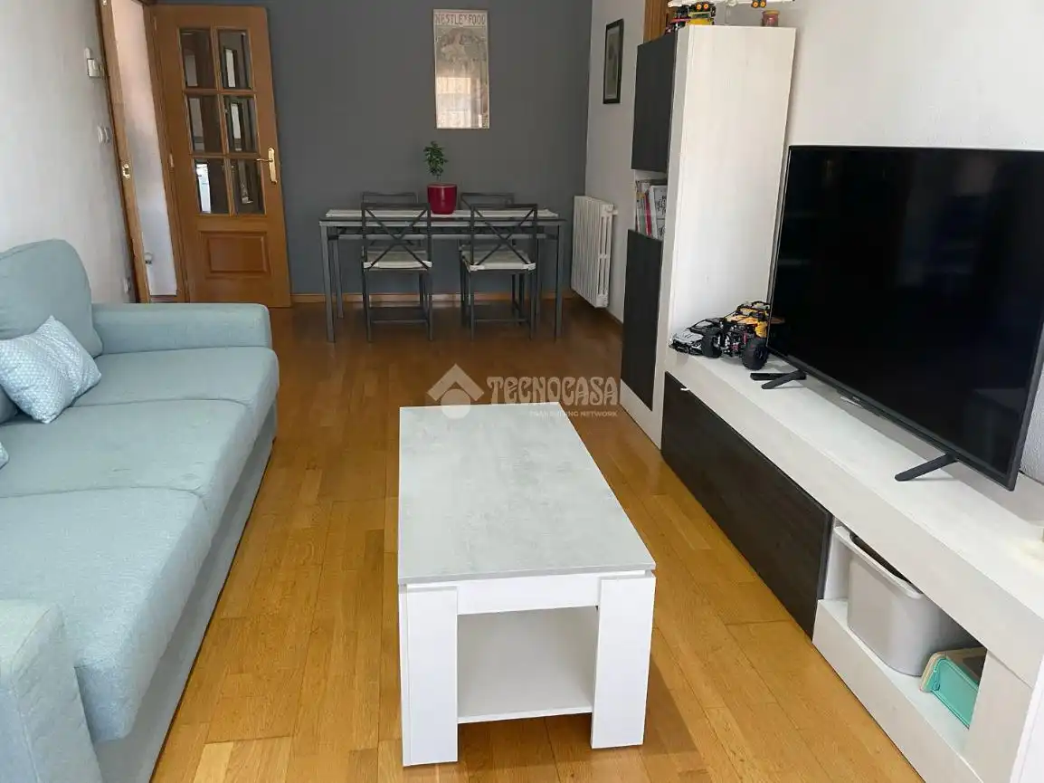 Sala d'estar de Pis de lloguer en Zaragoza amb Calefacció