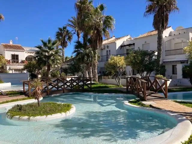 Vista exterior de Apartamento en venta en Roquetas de Mar con Aire acondicionado y Piscina comunitaria