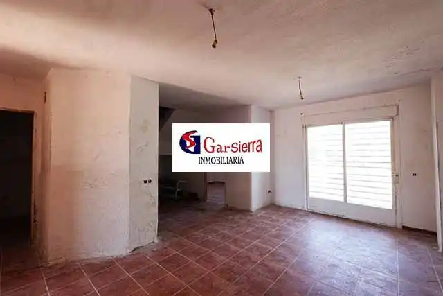 Casa o chalet en venta en Erustes con Calefacción, Jardín privado y Trastero