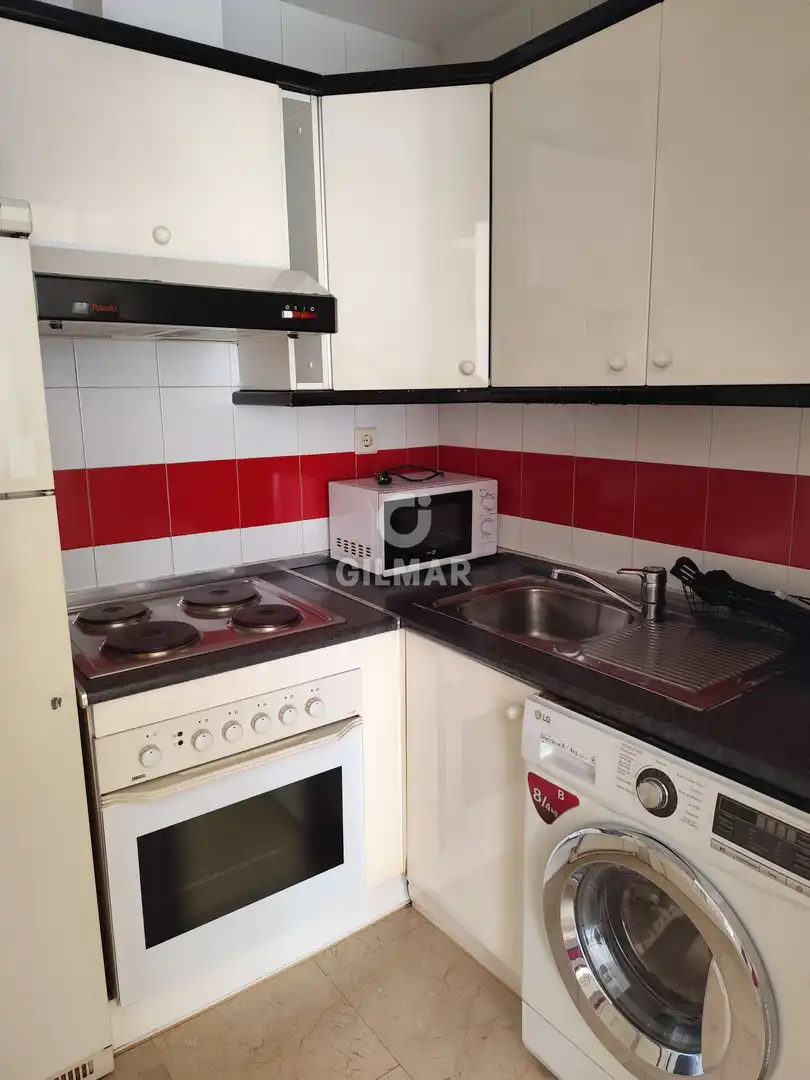 Cocina de Apartamento de alquiler en Sevilla con Calefacción y Amueblado
