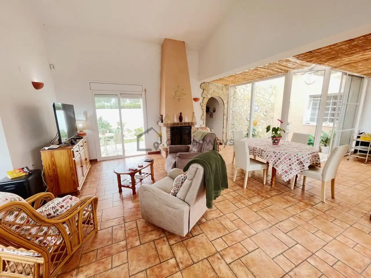 Sala d'estar de Casa o xalet en venda en L'Ametlla de Mar  amb Calefacció, Jardí privat i Piscina