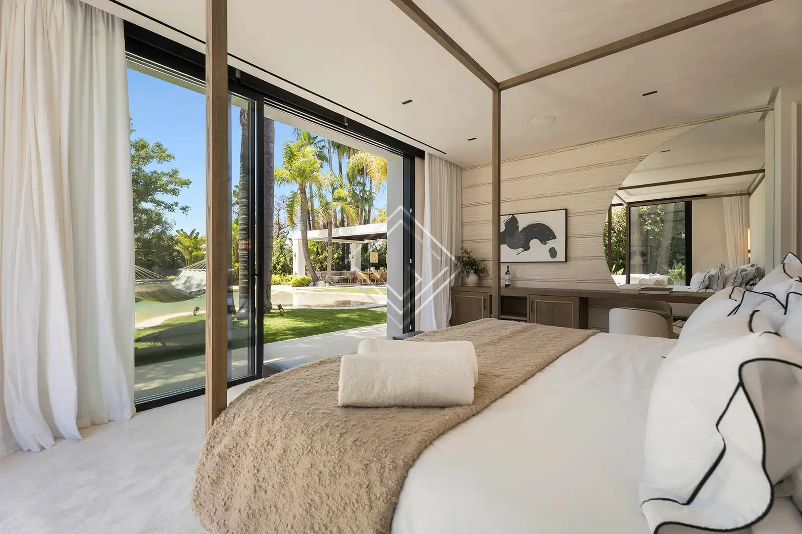 Habitación de Casa o chalet en venta en Marbella con Aire acondicionado, Jardín privado y Terraza