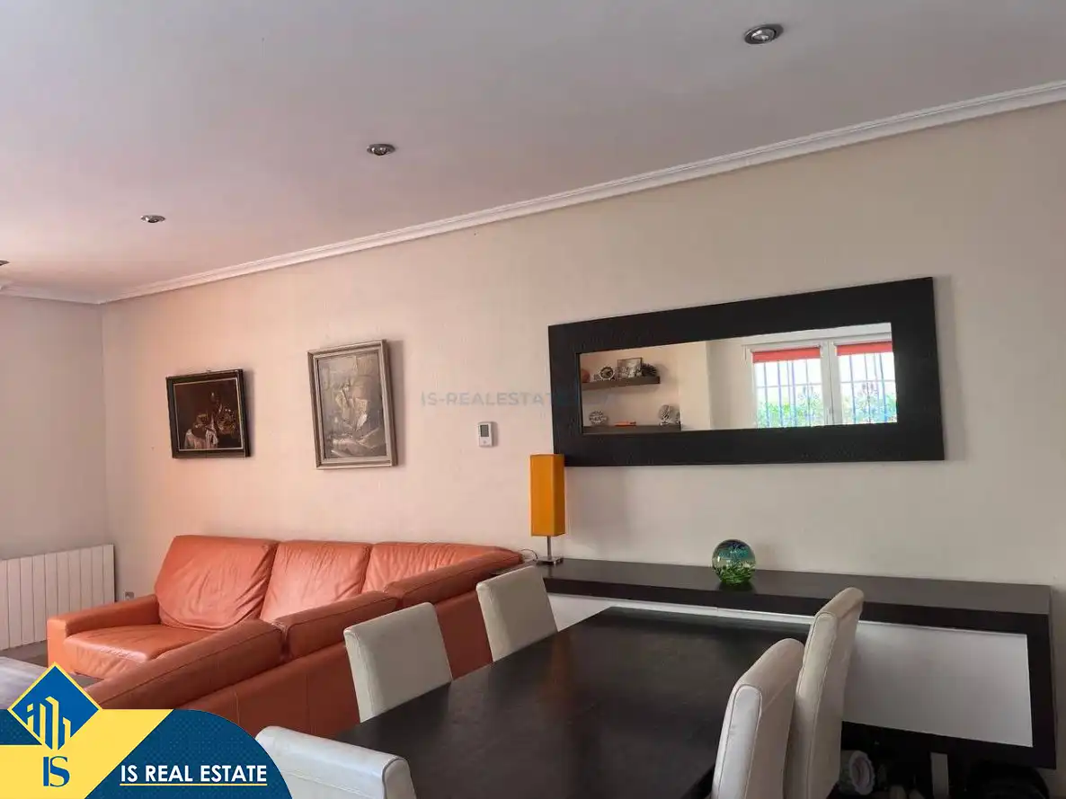 Sala de estar de Casa adosada en venta en Guardamar del Segura con Aire acondicionado, Calefacción y Jardín privado