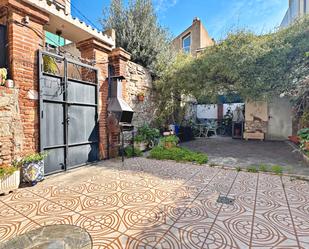 Jardí de Casa adosada en venda en Santa Coloma de Gramenet amb Aire condicionat, Calefacció i Jardí privat