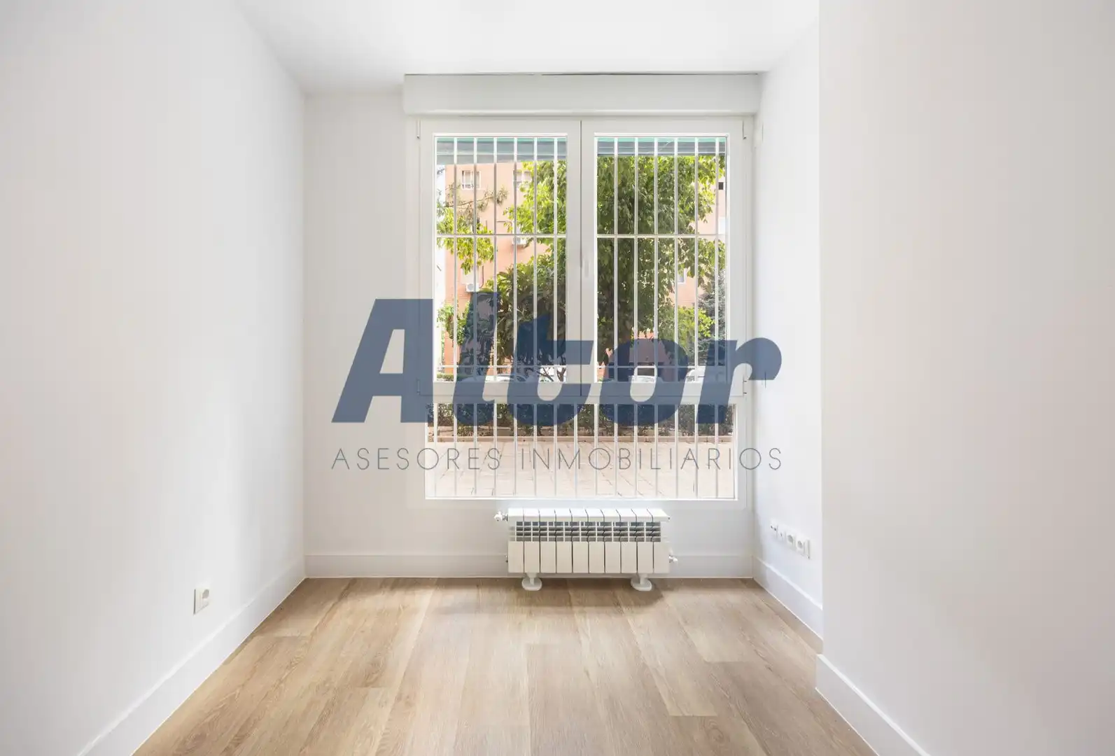 Bedroom of Flat for sale in Madrid  with Air Conditioner and Heating