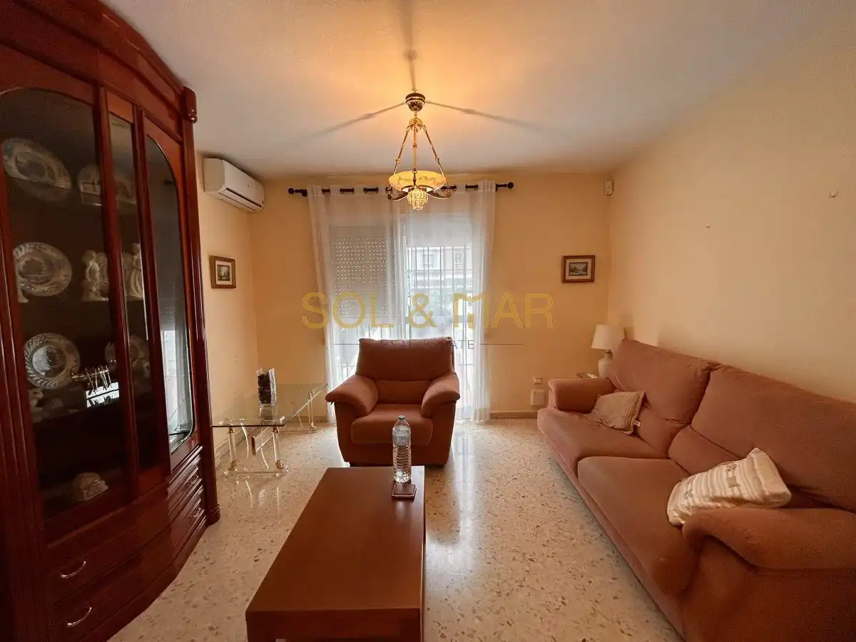 Sala d'estar de Casa adosada en venda en Alhaurín de la Torre amb Aire condicionat, Calefacció i Terrassa
