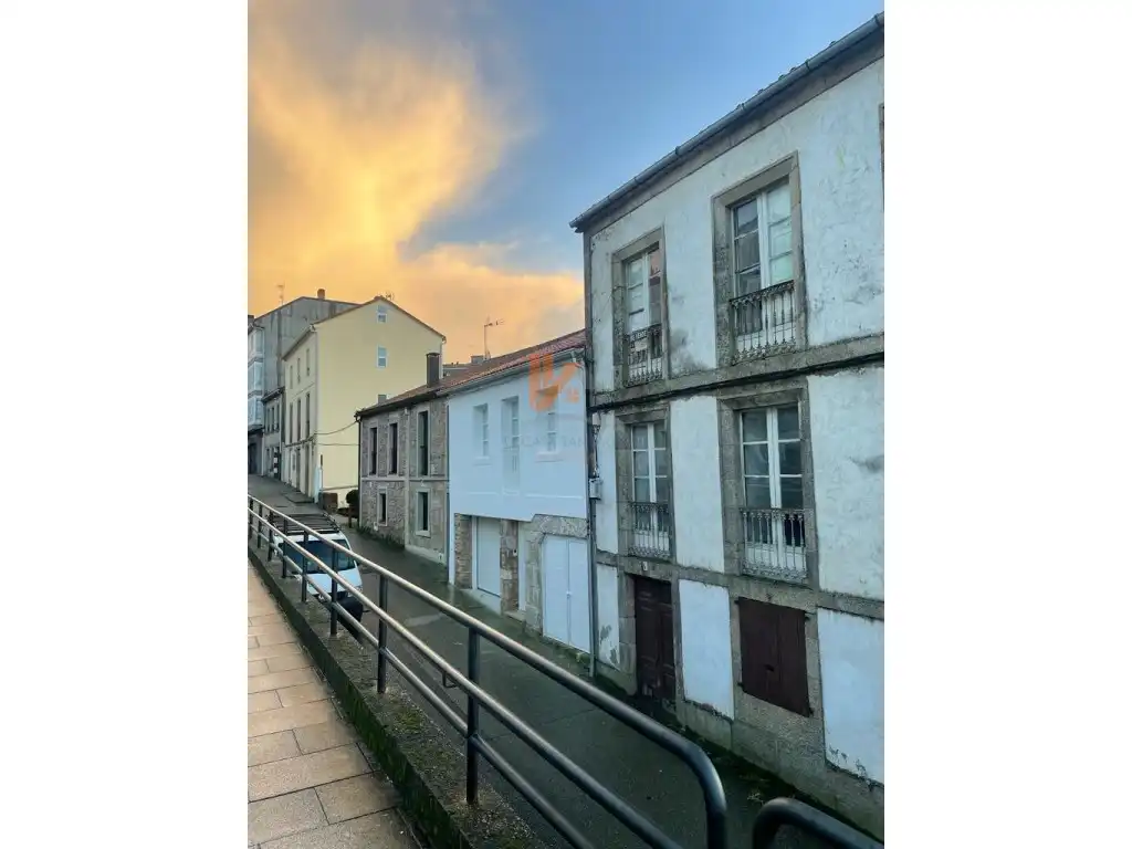 Exterior view of Buildings for sale in Santiago de Compostela 