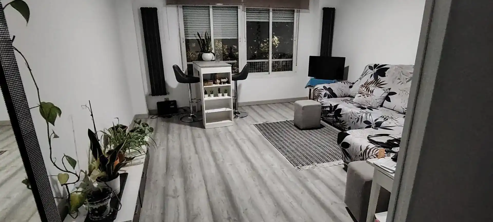 Sala d'estar de Pis en venda en  Madrid Capital amb Piscina