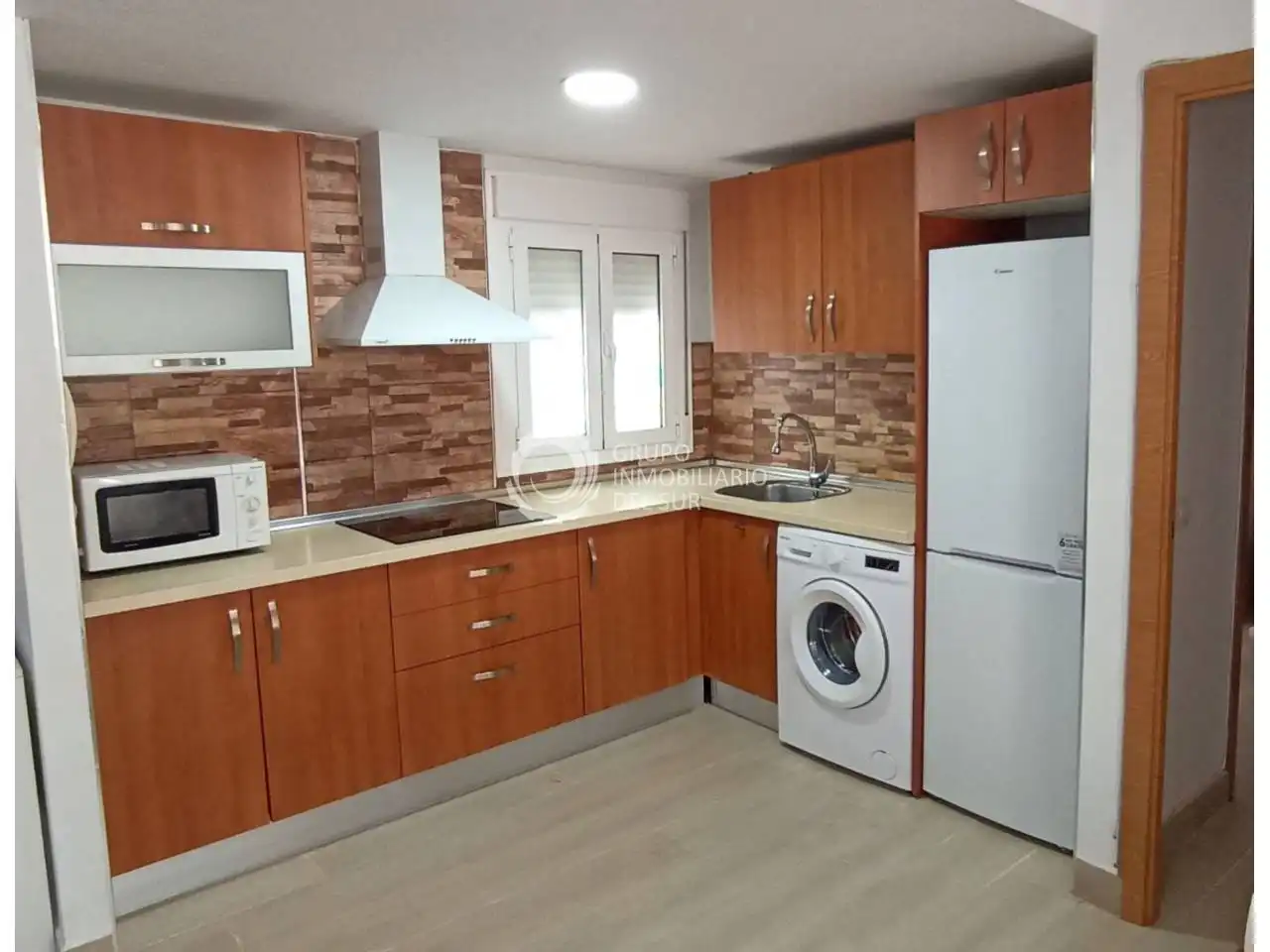 Cuina de Pis de lloguer en Cádiz amb Aire condicionat, Terrassa i Moblat