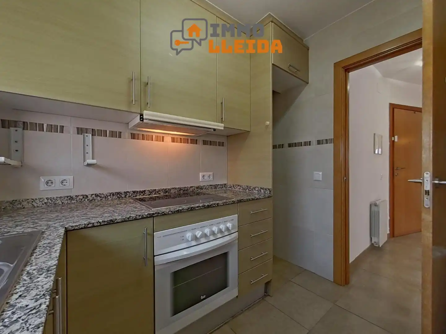 Kitchen of Flat for sale in Cervera  with Heating, Storage room and Balcony