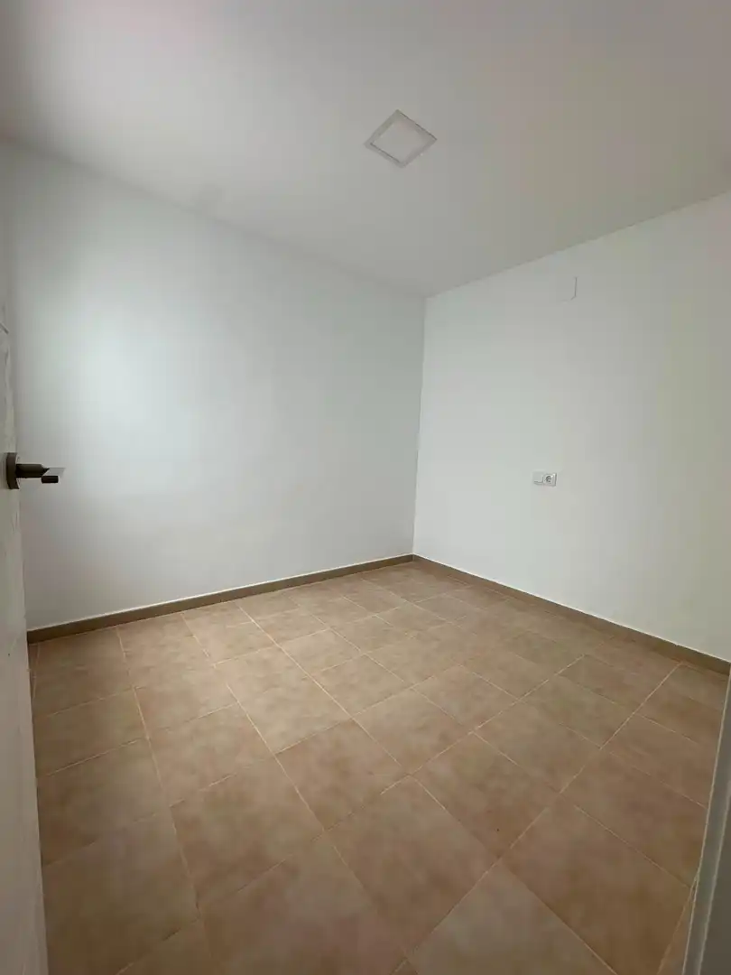 Habitación de Casa adosada en venta en Torrevieja con Jardín privado, Terraza y Horno