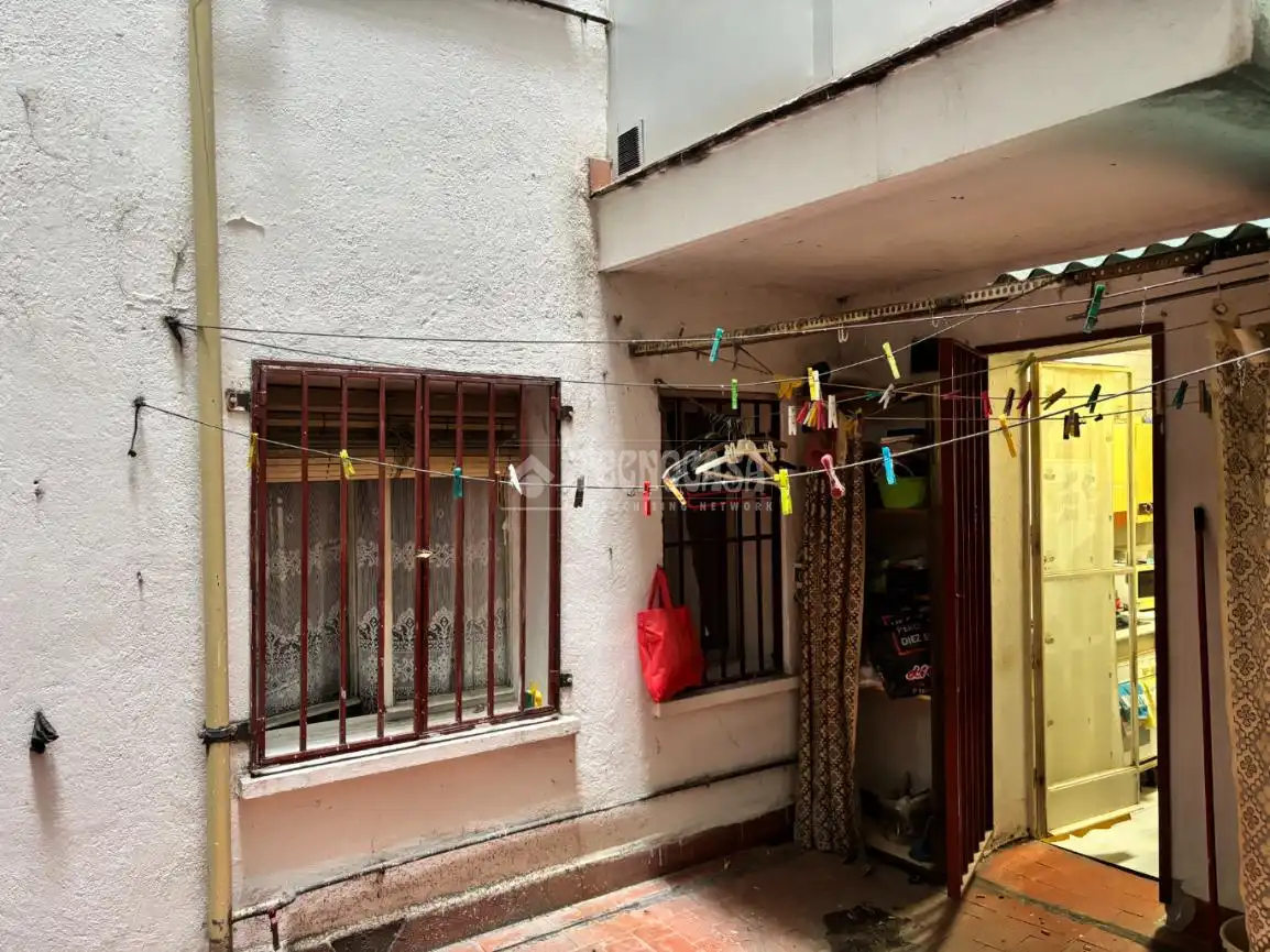 Vista exterior de Pis en venda en Alcalá de Henares amb Calefacció
