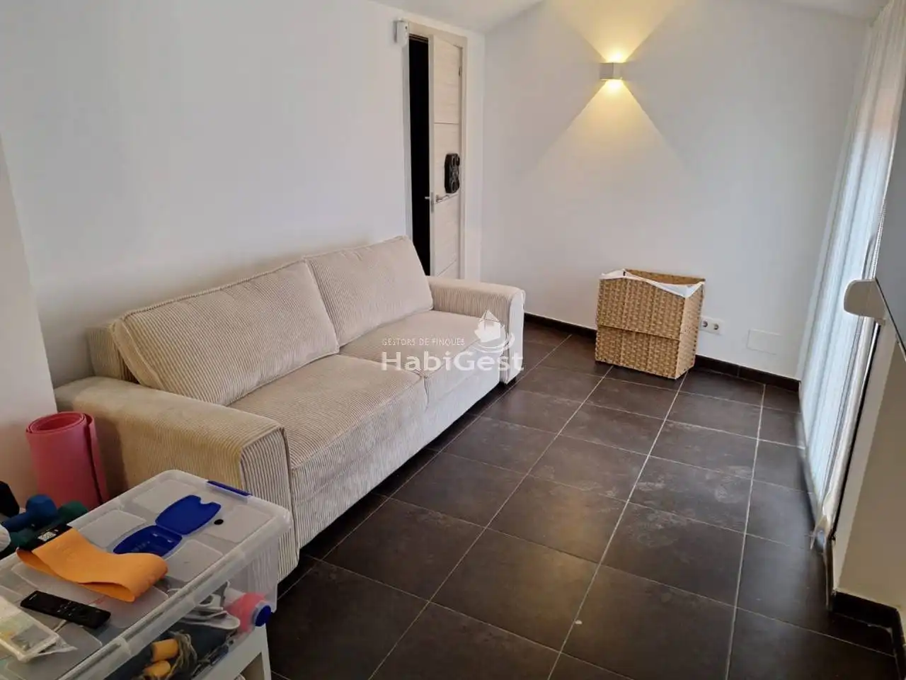 Wohnzimmer von Maisonette zum Verkauf in Sils mit Klimaanlage, Terrasse und Gemeinschaftspool