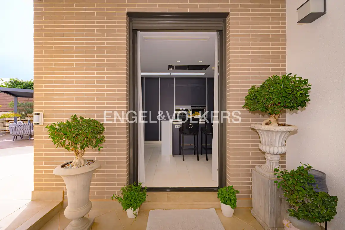 Detached house with pool for sale in Calle Copenhague, imagen 12