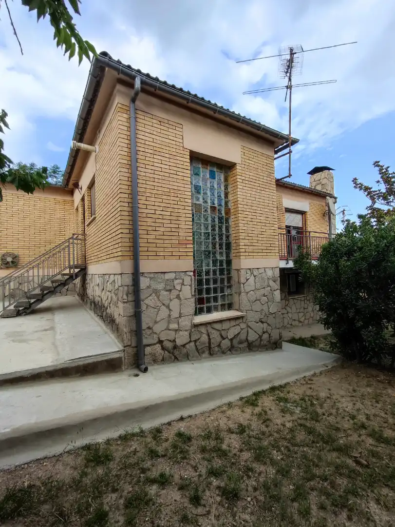 Vista exterior de Casa o xalet en venda en Sant Llorenç d'Hortons amb Jardí privat, Terrassa i Traster