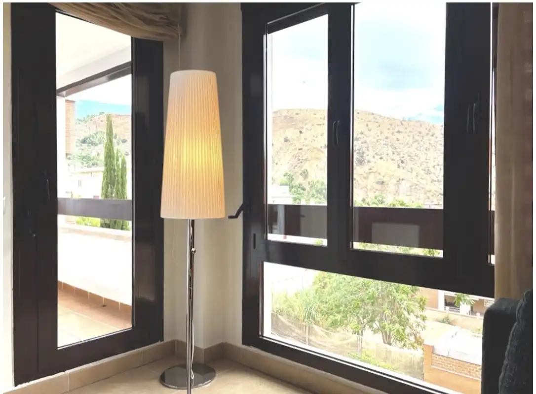 Habitación de Piso en venta en  Granada Capital con Aire acondicionado, Terraza y Piscina