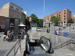 Vista exterior de Pis en venda en Santa Coloma de Gramenet amb Parquet i Terrassa