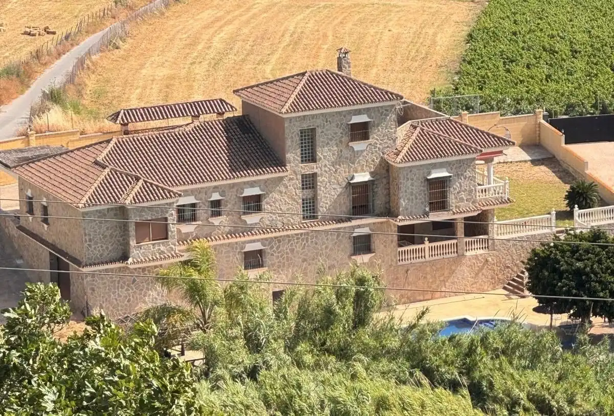 Rustikales Grundstück zum Verkauf in Manilva Pueblo