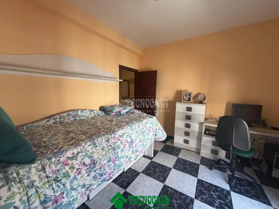 Dormitori de Casa adosada en venda en Montoro amb Aire condicionat