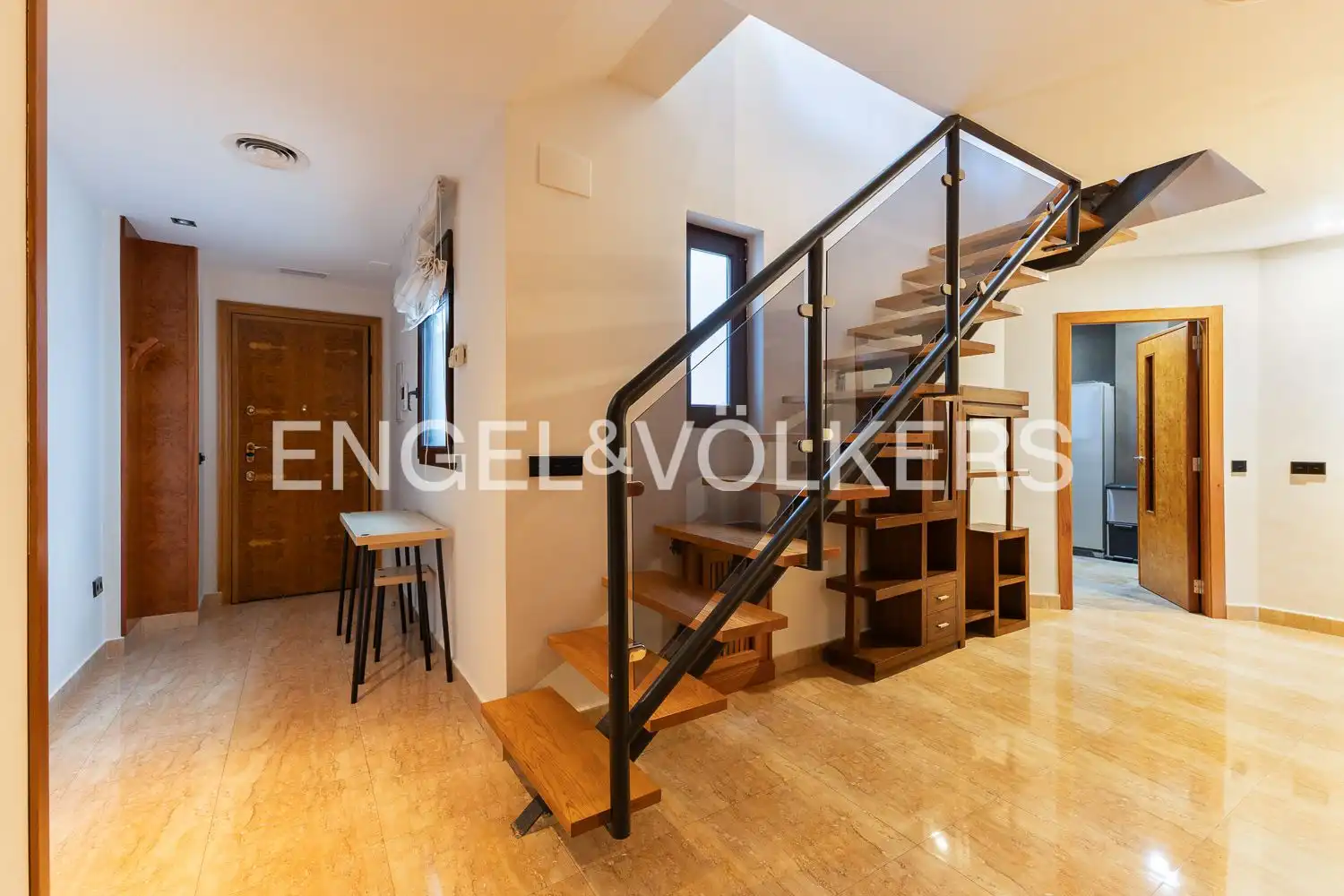 Maisonette zur Miete in Valencia mit Klimaanlage, Heizung und Parkett