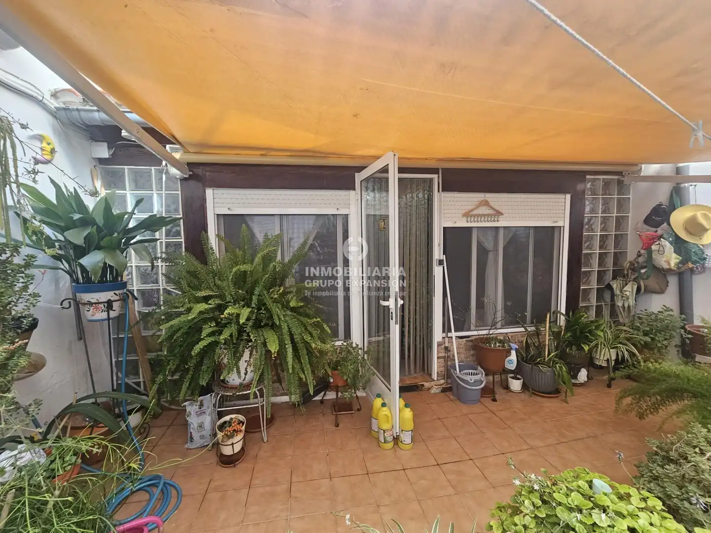 Terrasse von Wohnung zum Verkauf in Aspe mit Klimaanlage, Heizung und Privatgarten