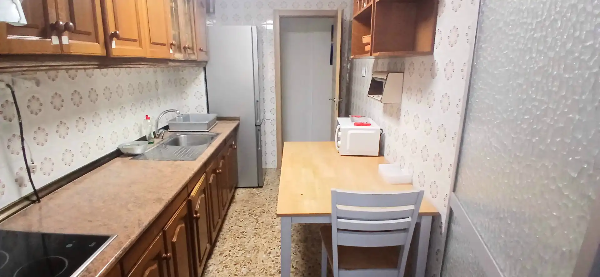 Cuina de Pis per a compartir en Almería amb Aire condicionat, Terrassa i Moblat