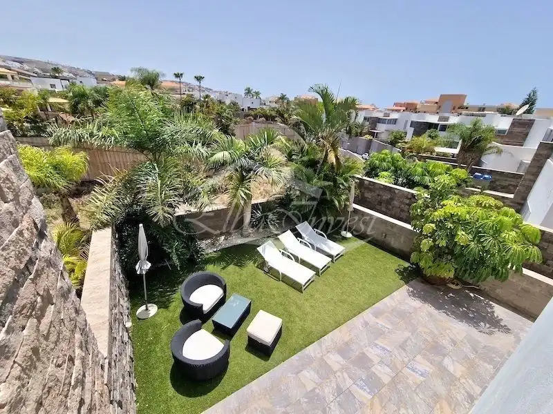 Terrassa de Casa o xalet en venda en Adeje amb Aire condicionat, Jardí privat i Terrassa