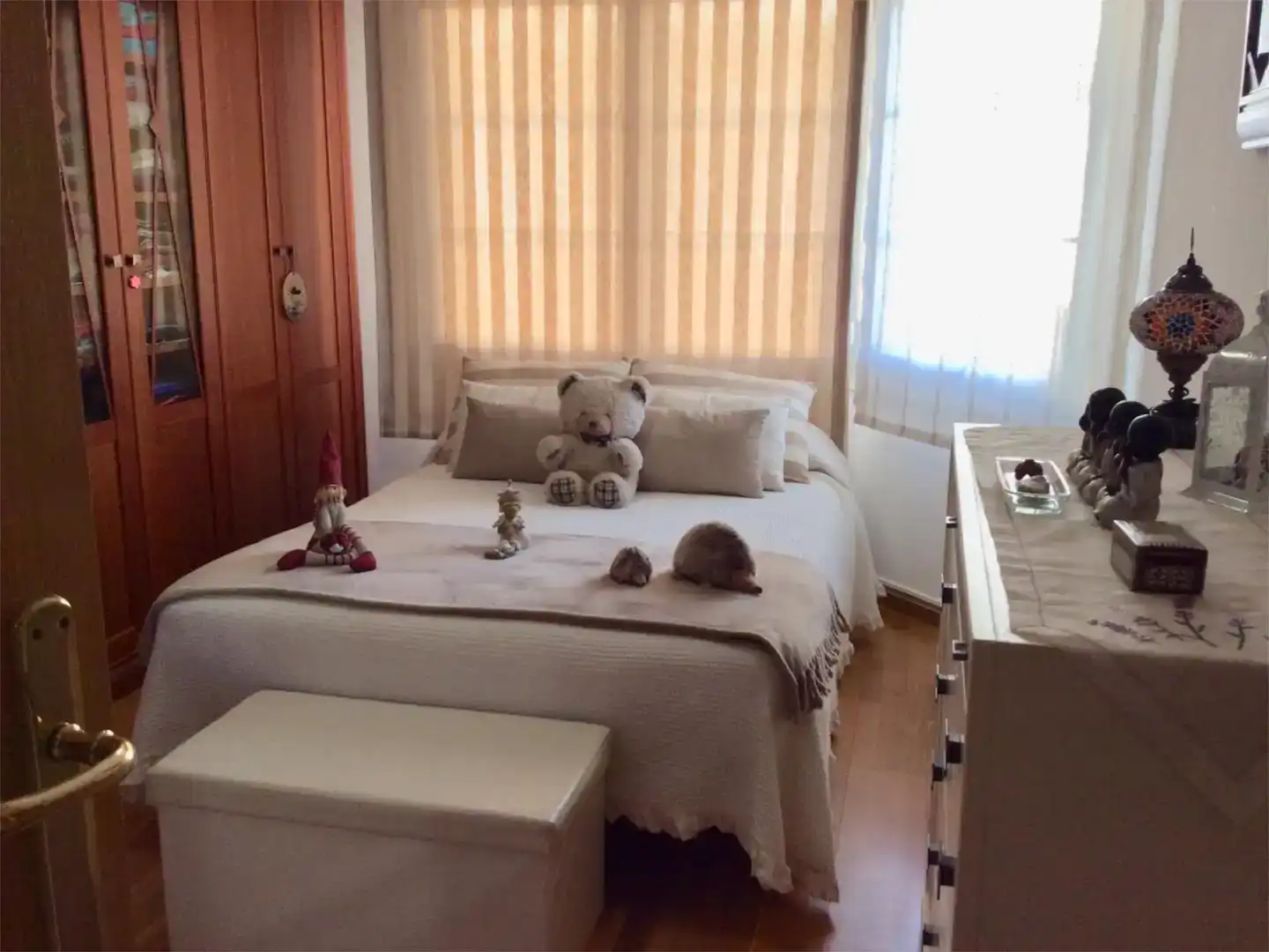 Dormitori de Casa adosada en venda en Huesca amb Jardí privat, Parquet i Moblat