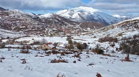 Foto 4 de Finca rústica en venda a Barrio Uznayo, 25, Polaciones, Cantabria