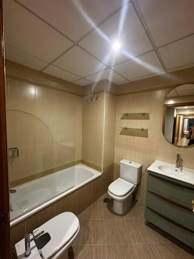 Baño de Ático de alquiler en Don Benito con Aire acondicionado, Calefacción y Parquet