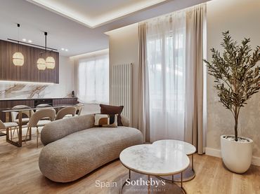 Apartament amb ascensor en venda a Calle de Alcántara