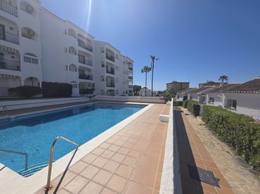 Apartament amb piscina en venda a Las Adelfas 81