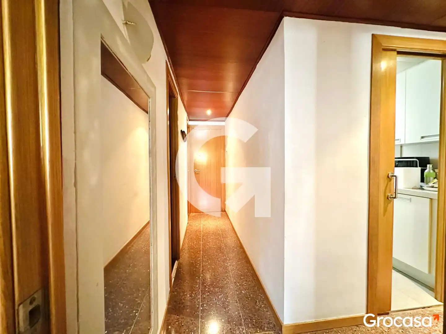 Flat for sale in Barcelona  with Air Conditioner, Heating and Oven