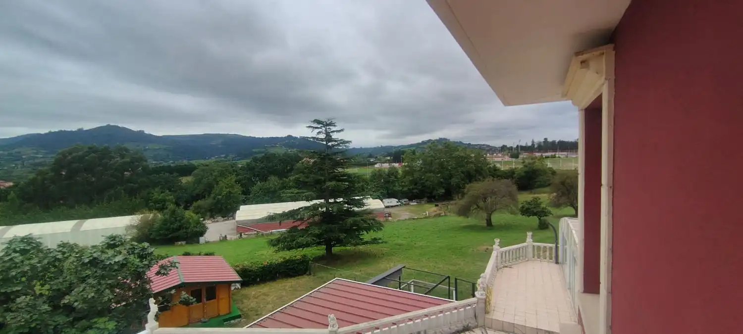 Casa o xalet en venda a Leorio