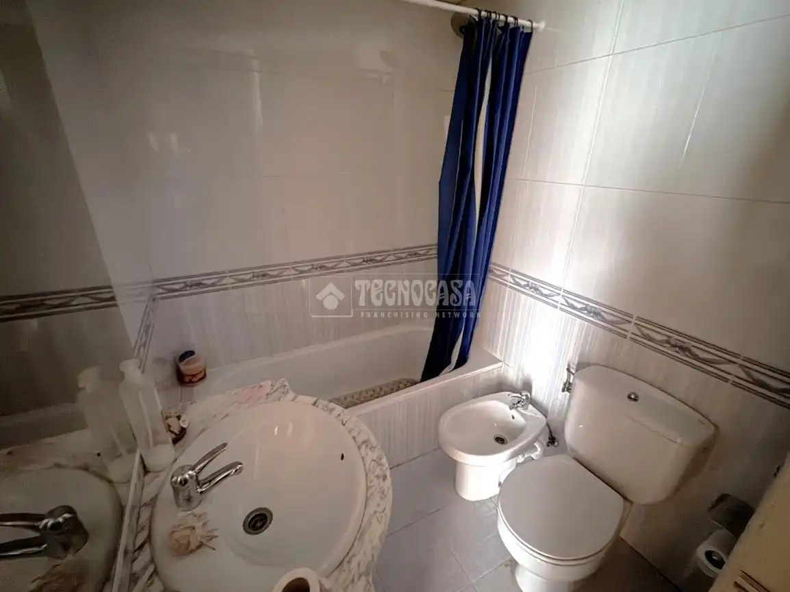 Bathroom of Flat for sale in León Capital   with Heating and Parquet flooring