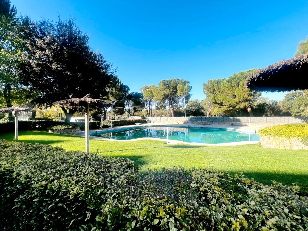 Swimming pool of Single-family semi-detached for sale in Villaviciosa de Odón  with Air Conditioner, Heating and Private garden