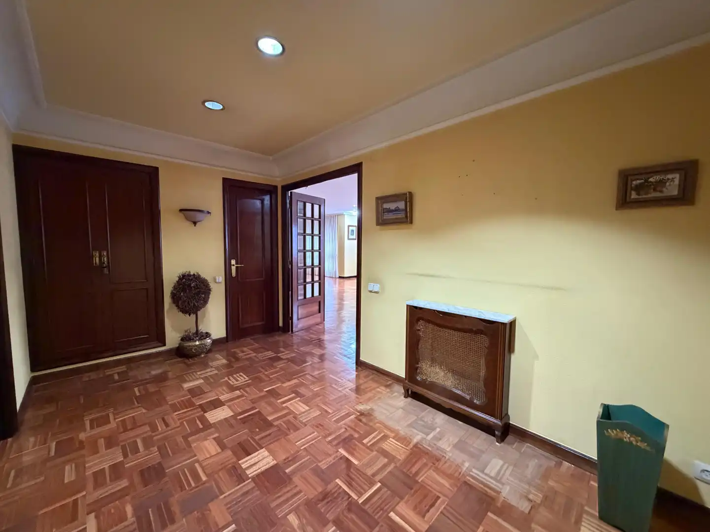 Piso en venta en Avilés con Calefacción, Parquet y Terraza